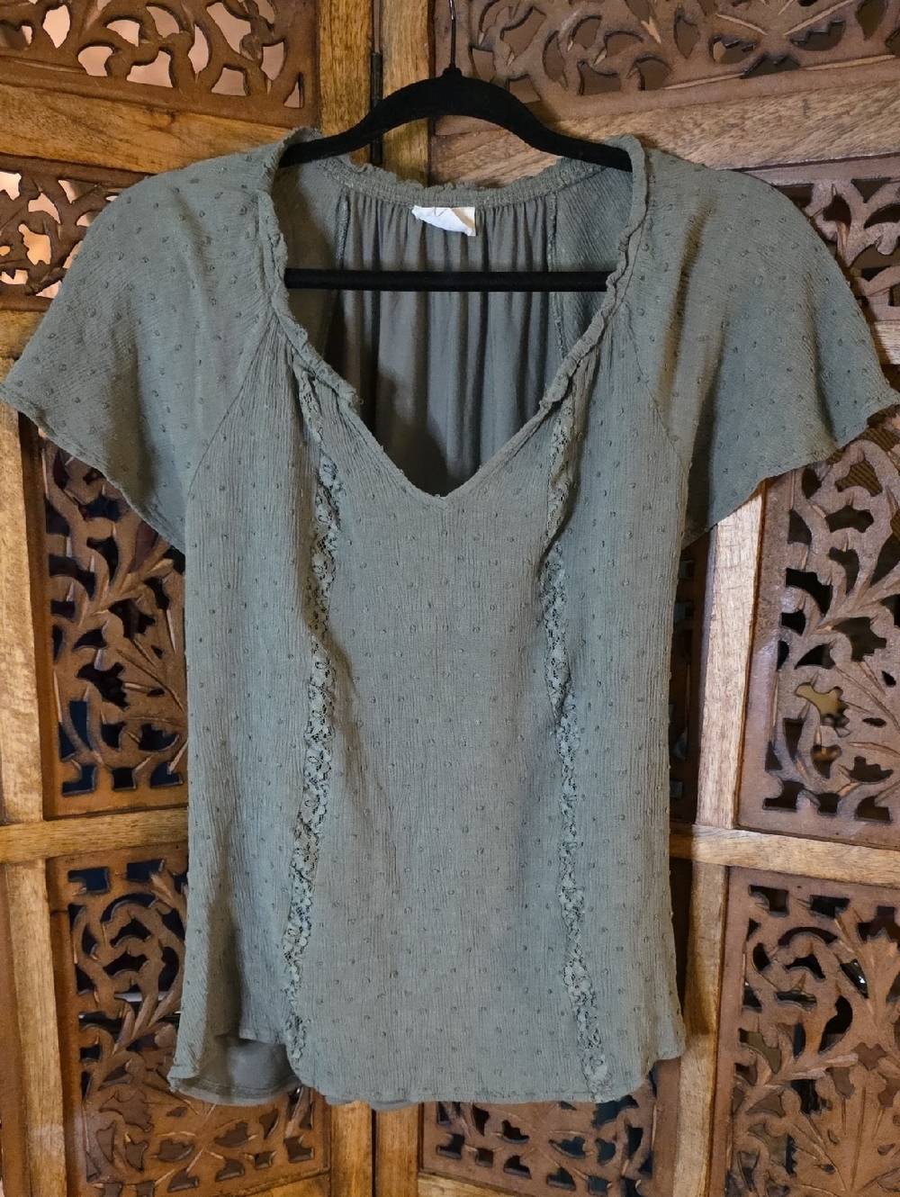 Ember Olive Green V-Neck Women's Top - Casual Textured Blouse